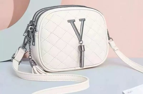 Quilted V Bag with Tassel - Image 4