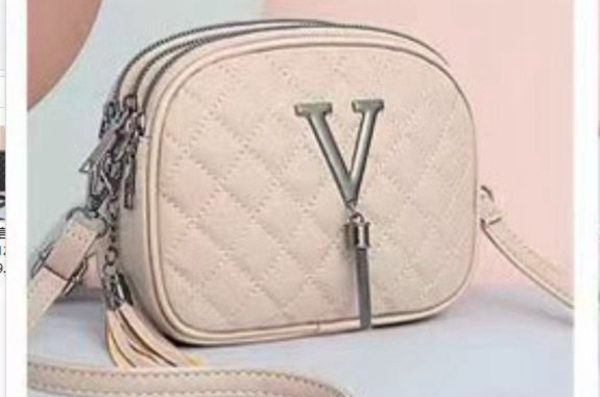 Quilted V Bag with Tassel - Image 3