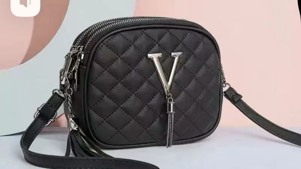 Quilted V Bag with Tassel - Image 5