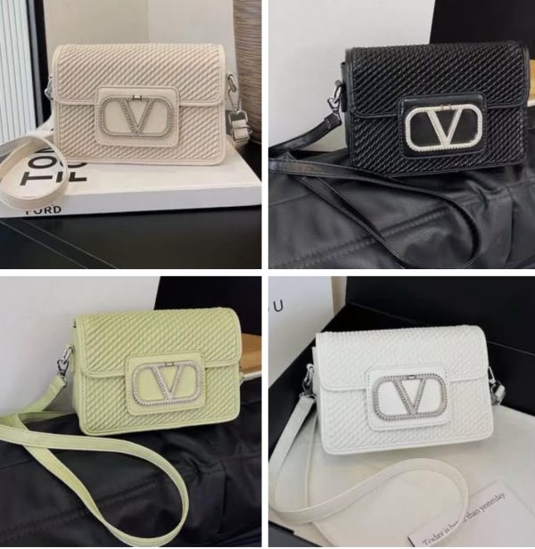 V Diamonte Logo Shoulder Handbag